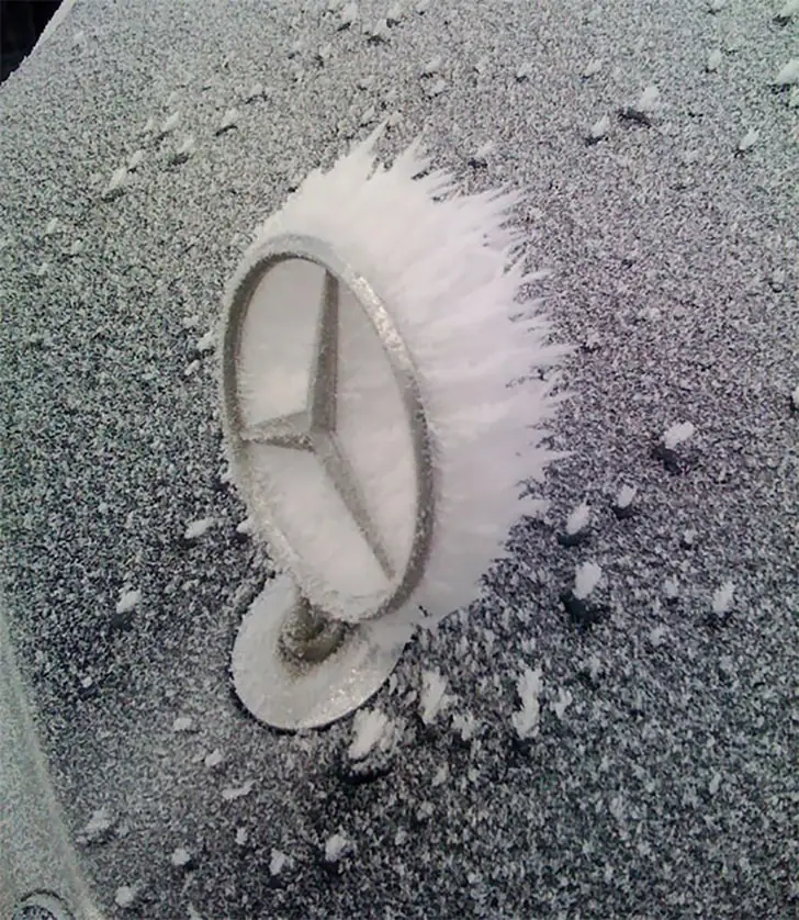 Frozen Mercedes Emblem