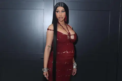 Cardi B Proves She’s Preparing for Upcoming Tour ‘Anytime’ by Running on Treadmill in a Hijab While in Saudi Arabia